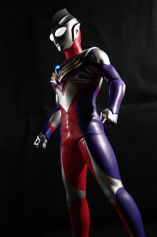 JUNGLE光の巨人シリーズ ウルトラマンティガ 1/100 スケール予約 